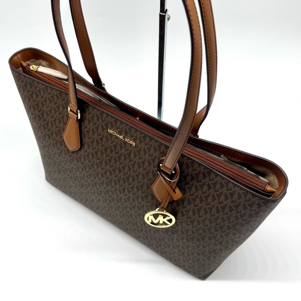 Michael Kors Sheila Large Signature Logo Tote Bag - Brown Signature - Picture 6 of 9